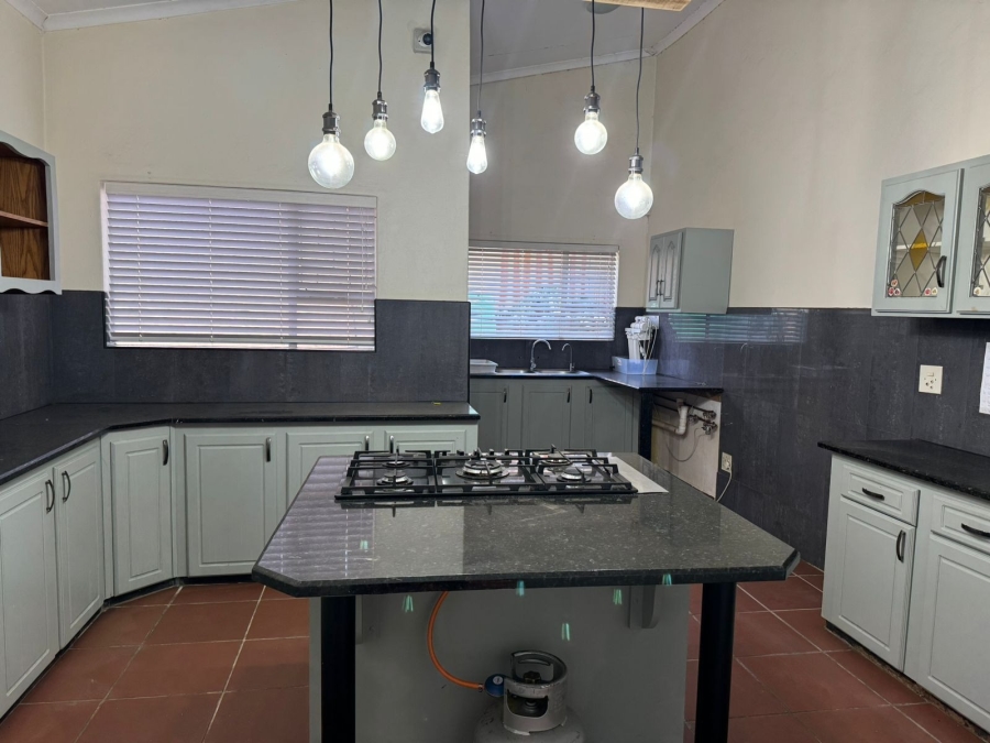 To Let 4 Bedroom Property for Rent in Schoemansville North West